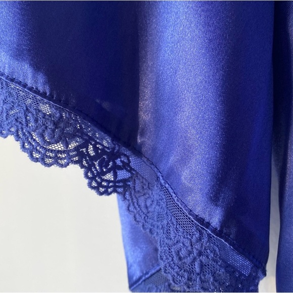 New Lilac and London Satin Robe - Picture 3 of 7